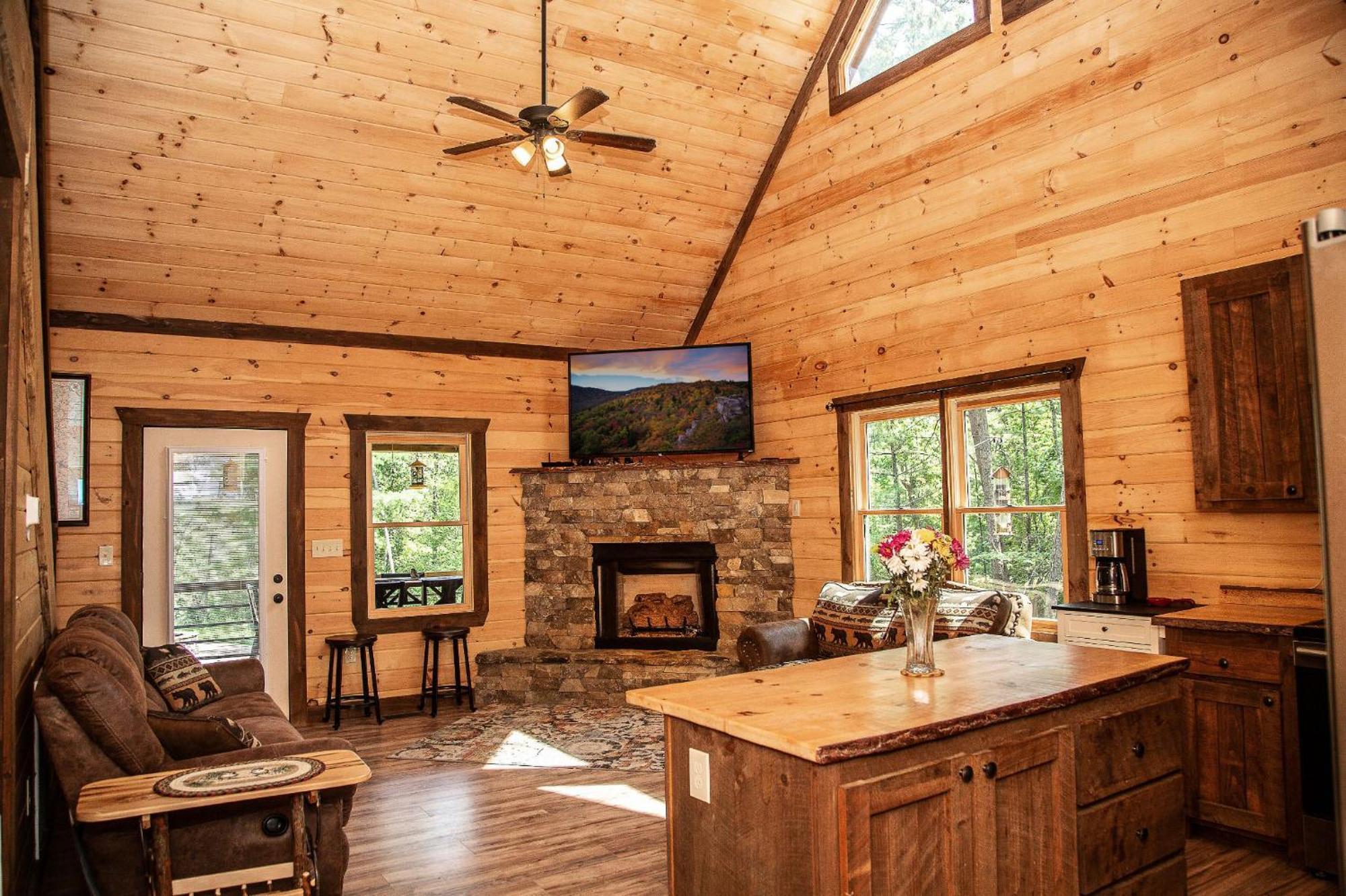 Adore The Smores Rustic Mountain Charm Outdoor Spaces And A Cozy Hot Tub Blue Ridge Exteriér fotografie