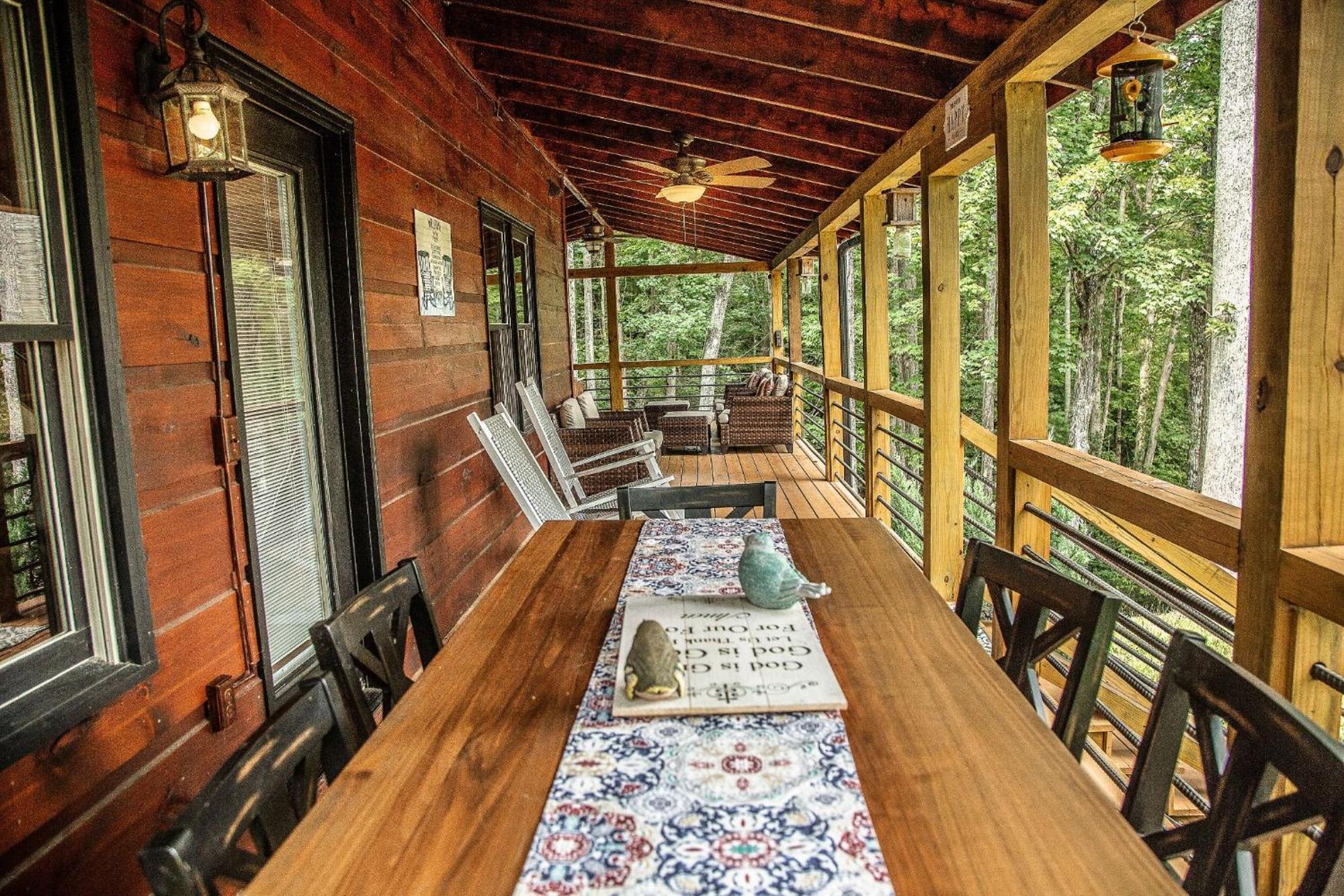Adore The Smores Rustic Mountain Charm Outdoor Spaces And A Cozy Hot Tub Blue Ridge Exteriér fotografie