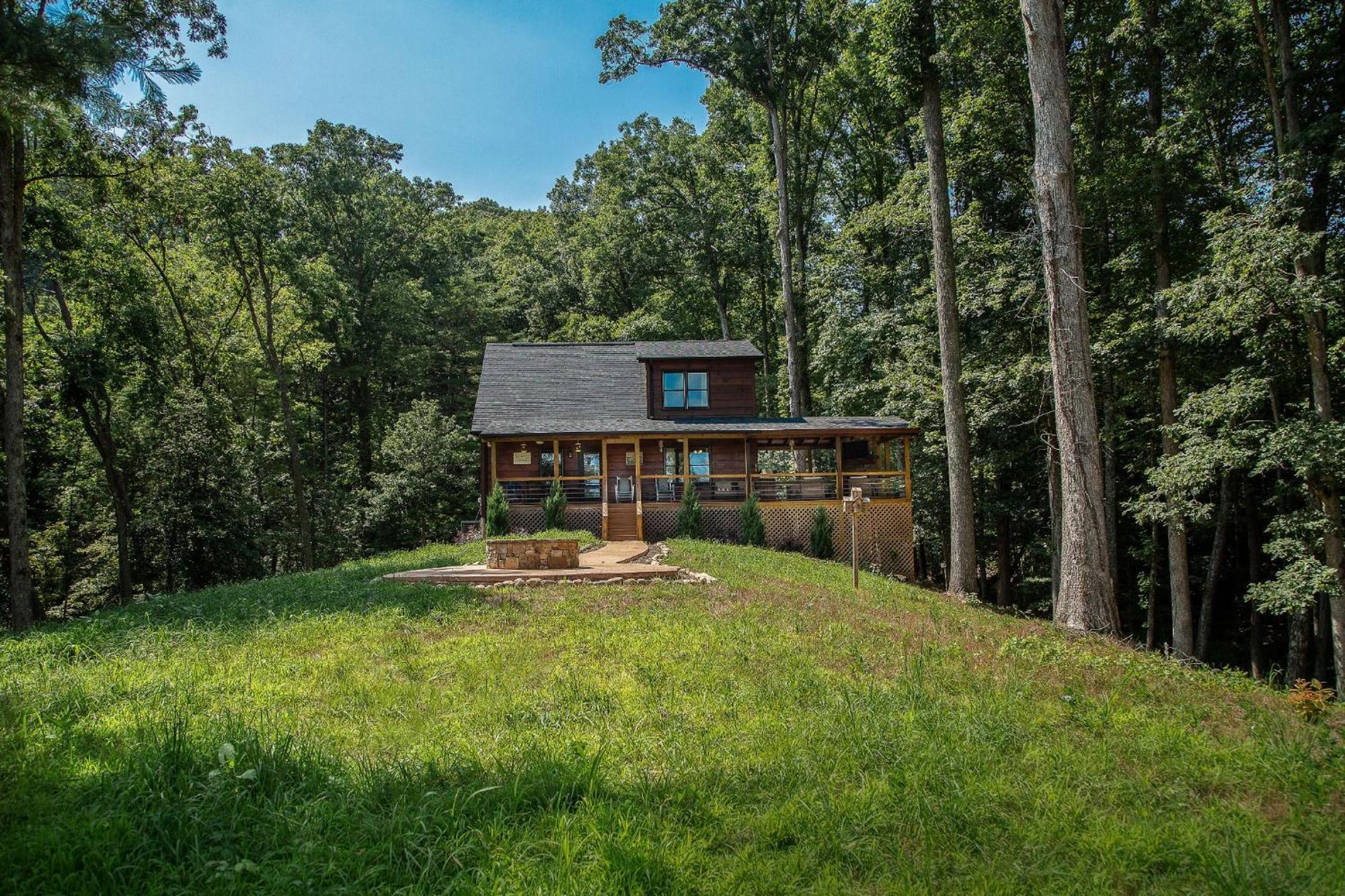 Adore The Smores Rustic Mountain Charm Outdoor Spaces And A Cozy Hot Tub Blue Ridge Exteriér fotografie